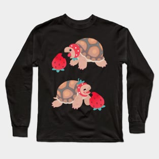 Tortoises love strawberries Long Sleeve T-Shirt